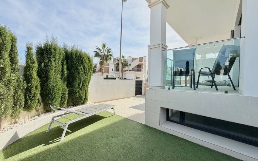 Herverkoop - Herenhuis -
Ciudad Quesada - Lo Marabú