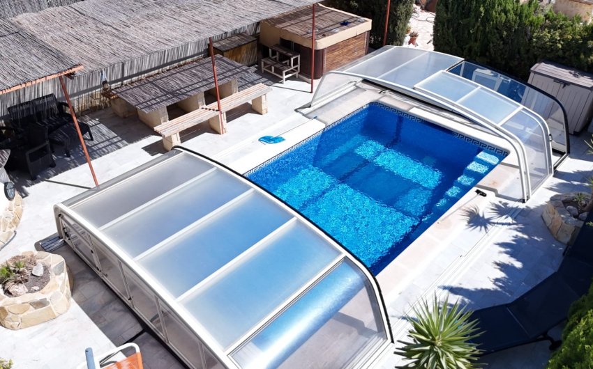 Herverkoop - Herenhuis -
Crevillente