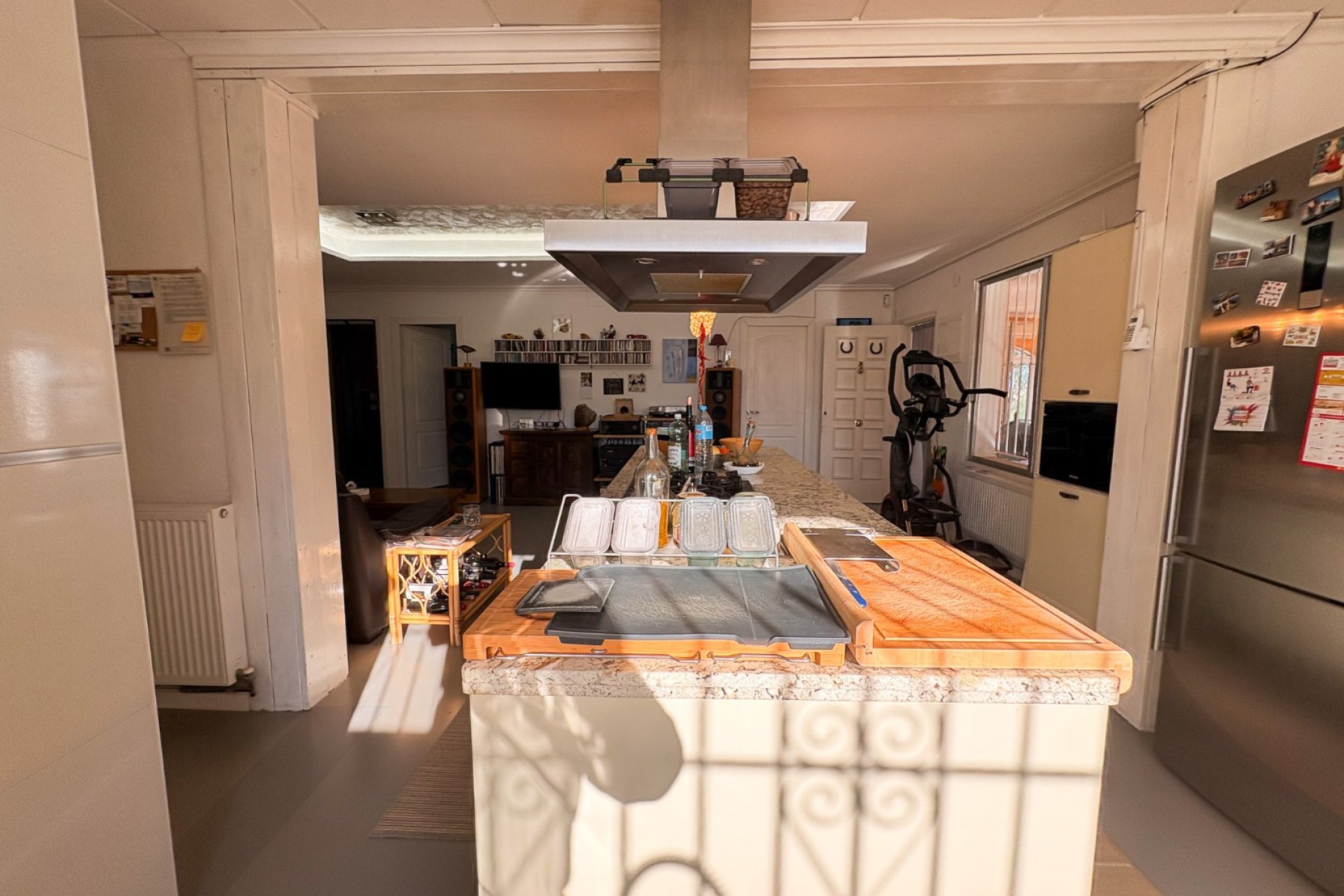 Herverkoop - Herenhuis -
Crevillente