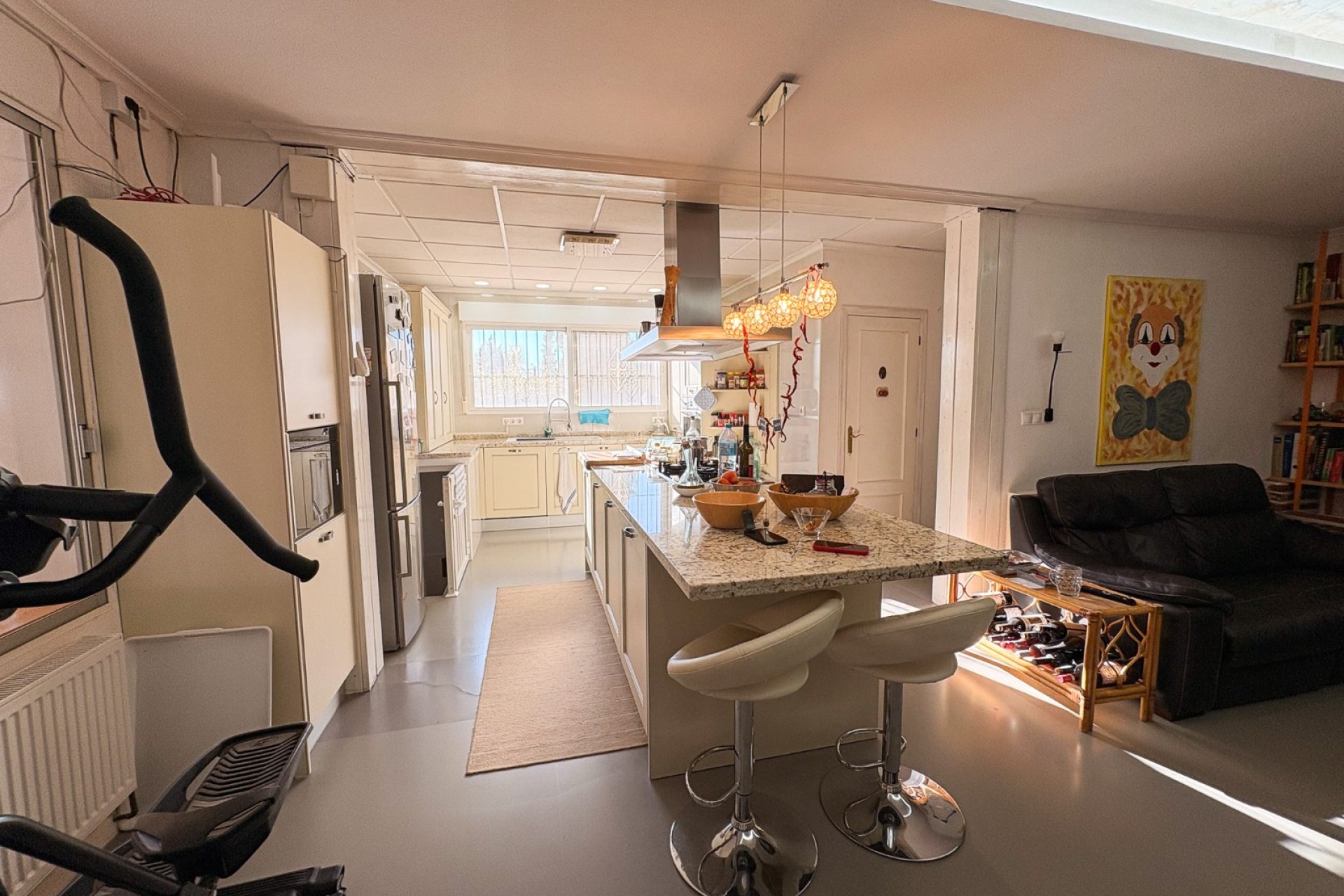 Herverkoop - Herenhuis -
Crevillente