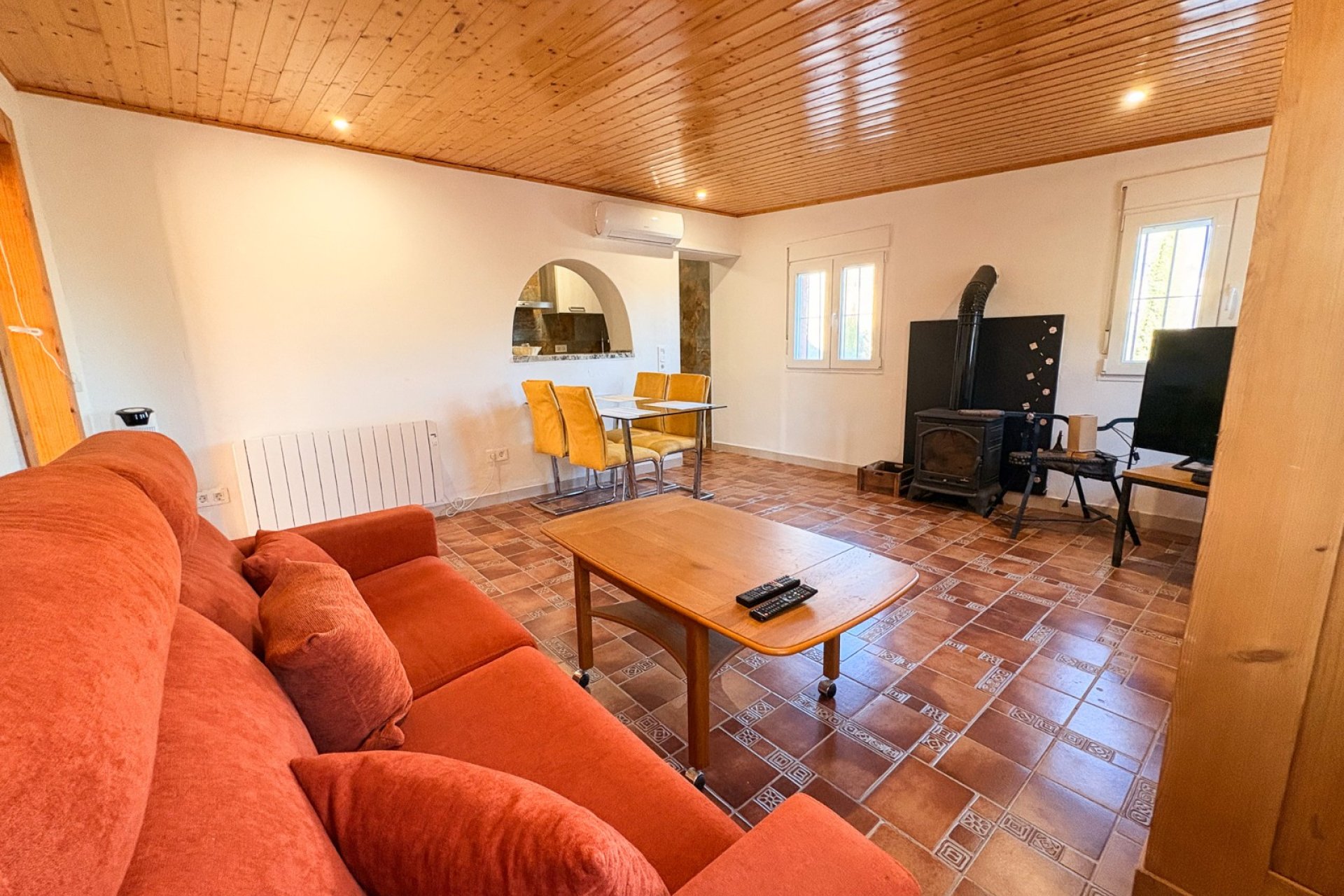 Herverkoop - Herenhuis -
Crevillente