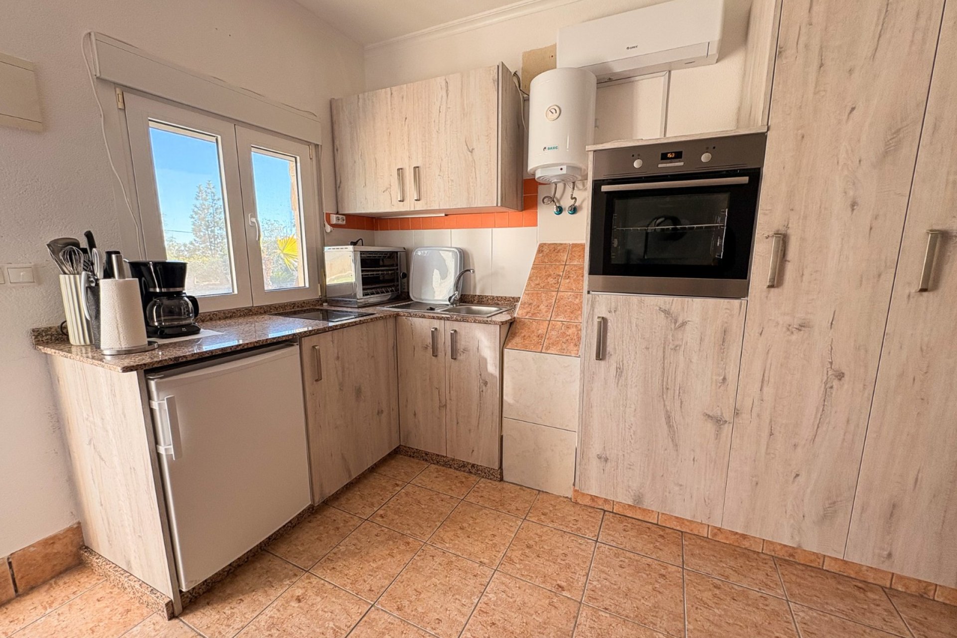 Herverkoop - Herenhuis -
Crevillente