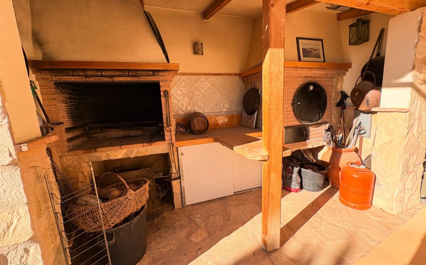 Herverkoop - Herenhuis -
Crevillente