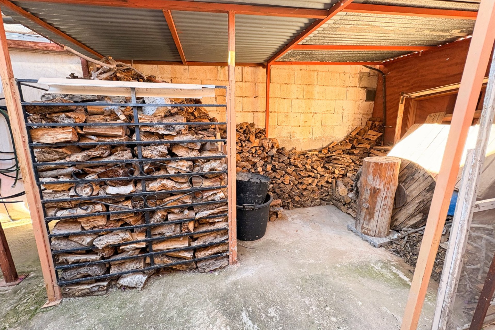 Herverkoop - Herenhuis -
Crevillente