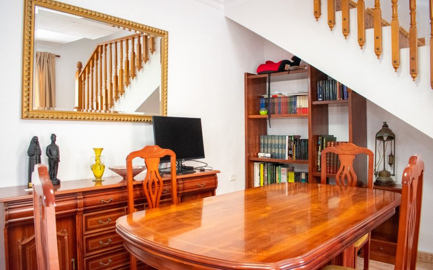 Herverkoop - Herenhuis -
Guardamar del Segura