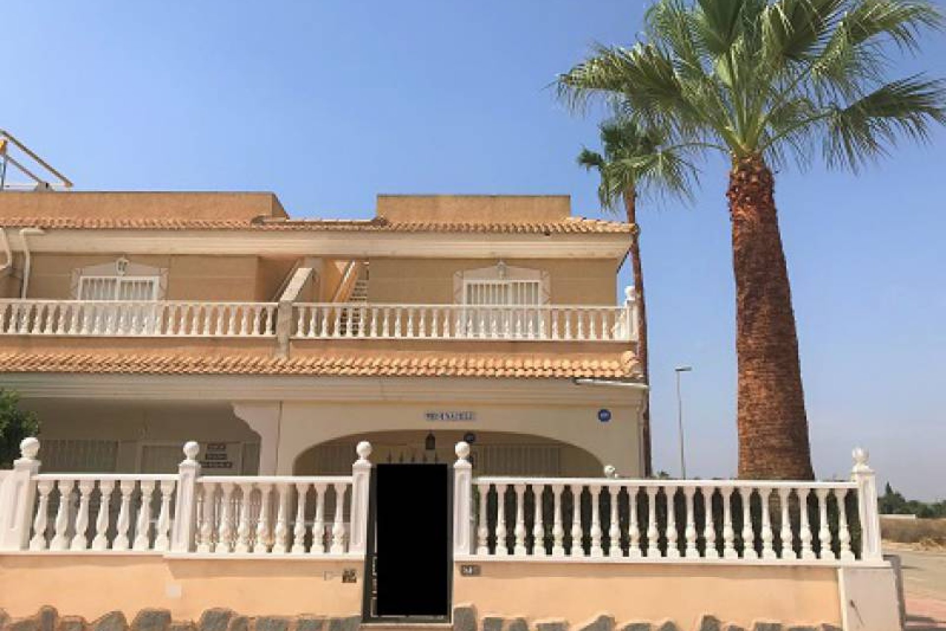 Herverkoop - Herenhuis -
Los Alcazares - Gated complex El Divino