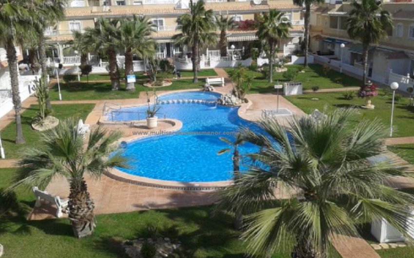 Herverkoop - Herenhuis -
Los Alcazares - Gated complex El Divino