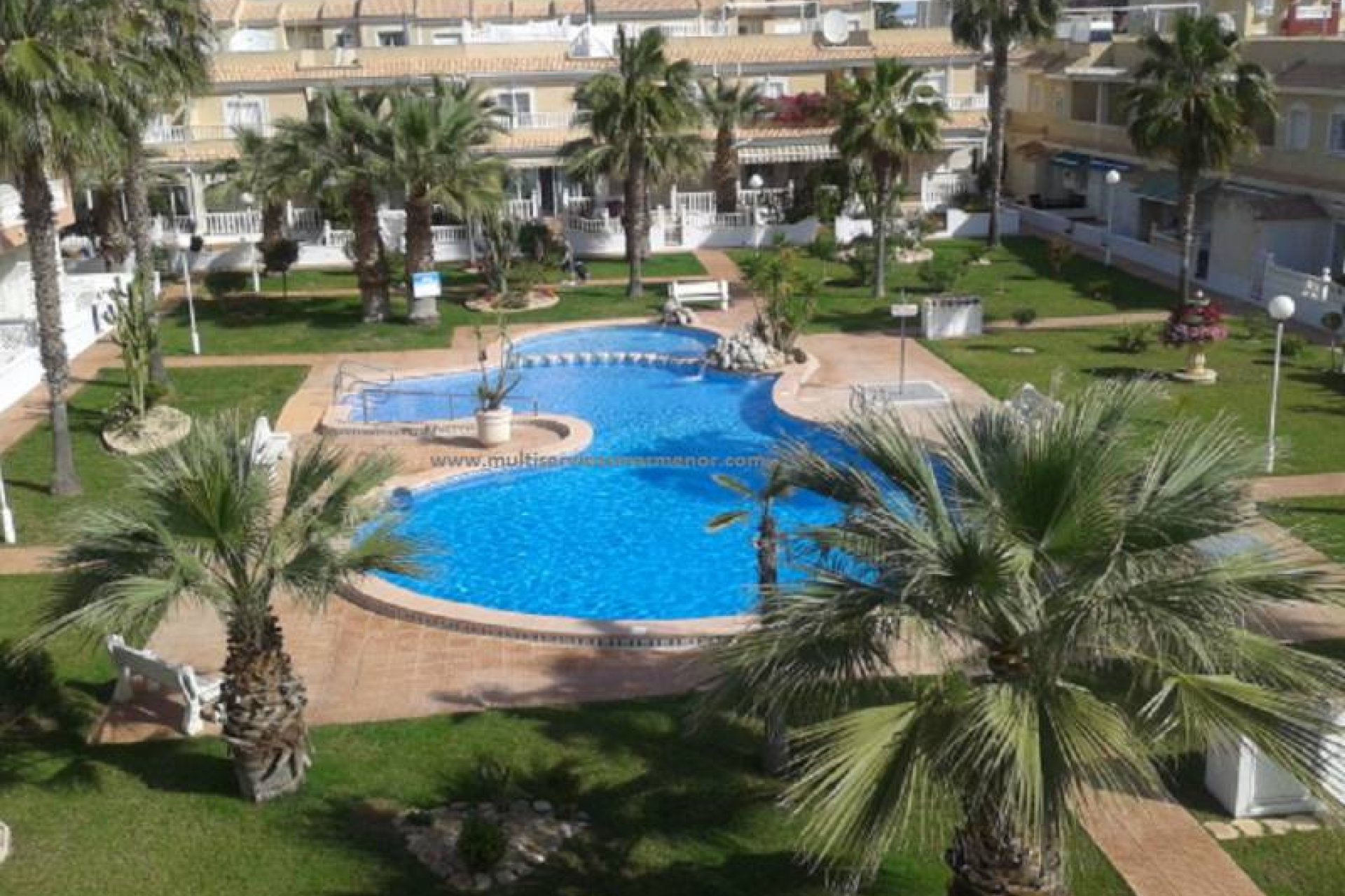 Herverkoop - Herenhuis -
Los Alcazares - Gated complex El Divino