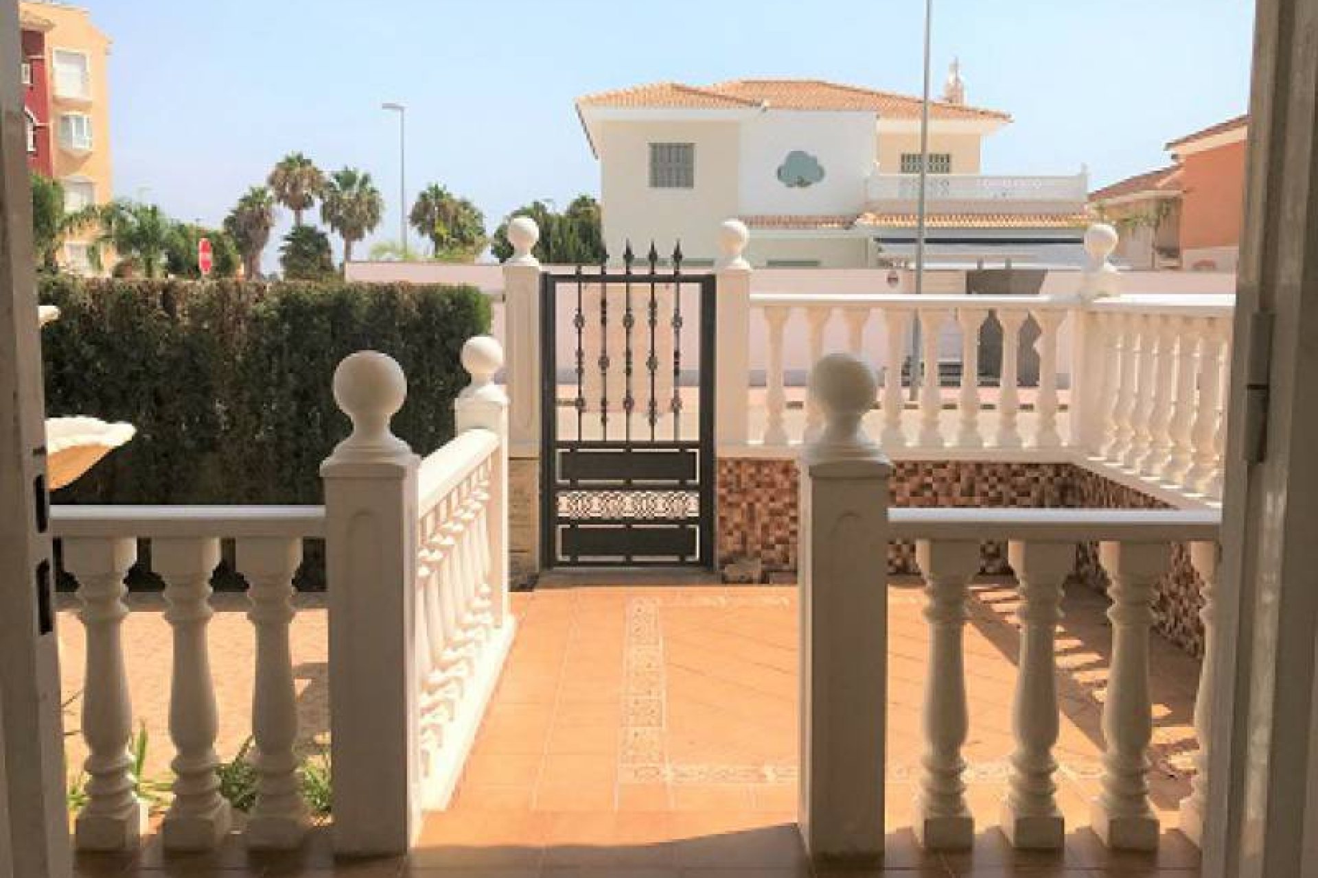 Herverkoop - Herenhuis -
Los Alcazares - Gated complex El Divino