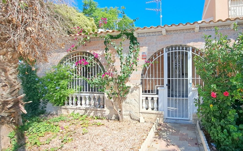 Herverkoop - Herenhuis -
Los Alcazares