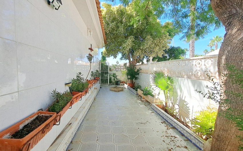 Herverkoop - Herenhuis -
Los Alcazares