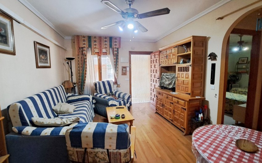 Herverkoop - Herenhuis -
Los Alcazares