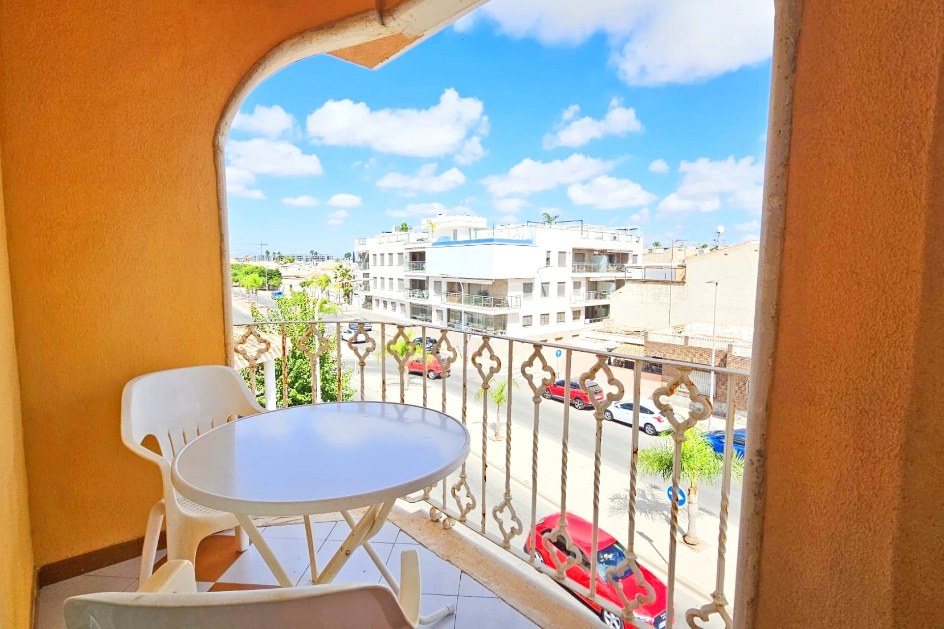 Herverkoop - Herenhuis -
Los Alcazares