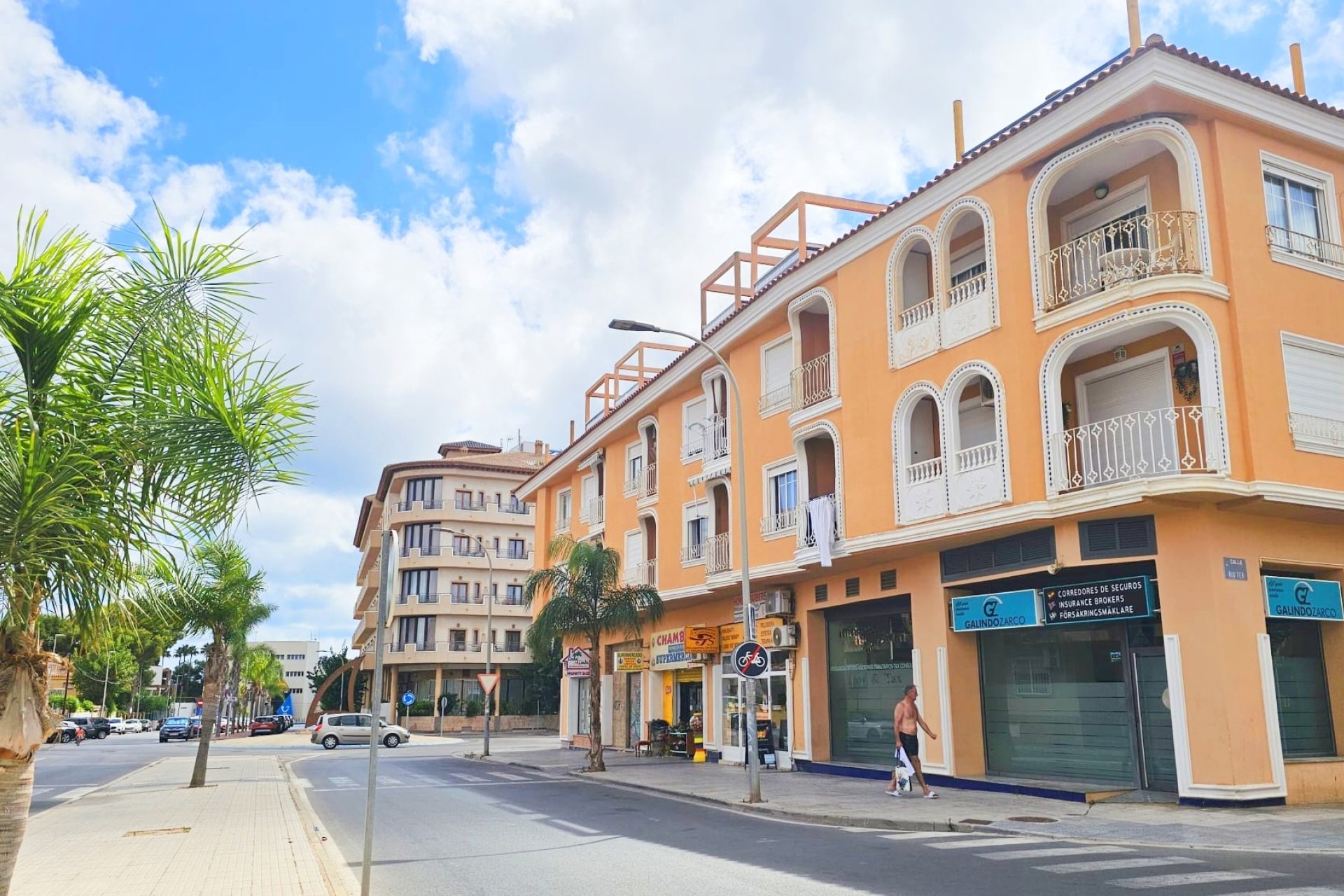 Herverkoop - Herenhuis -
Los Alcazares