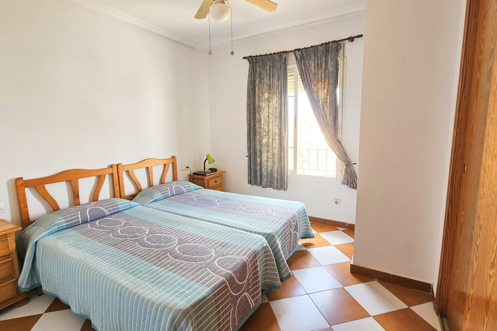 Herverkoop - Herenhuis -
Los Alcazares