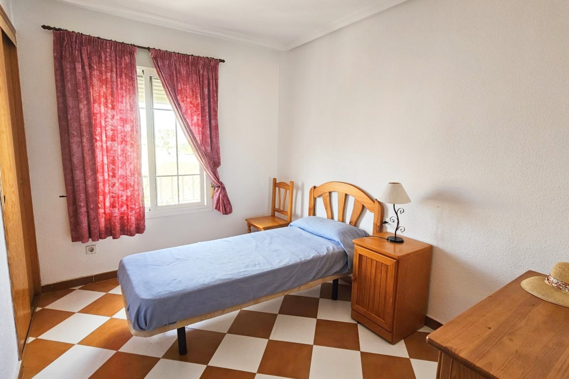 Herverkoop - Herenhuis -
Los Alcazares