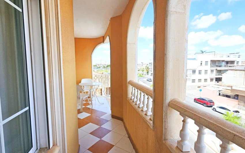 Herverkoop - Herenhuis -
Los Alcazares