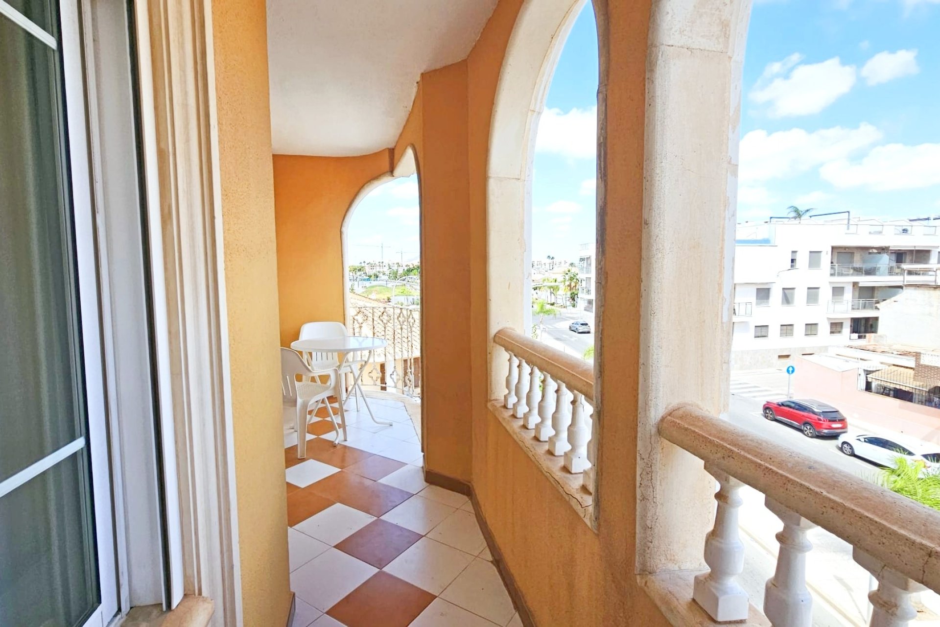 Herverkoop - Herenhuis -
Los Alcazares