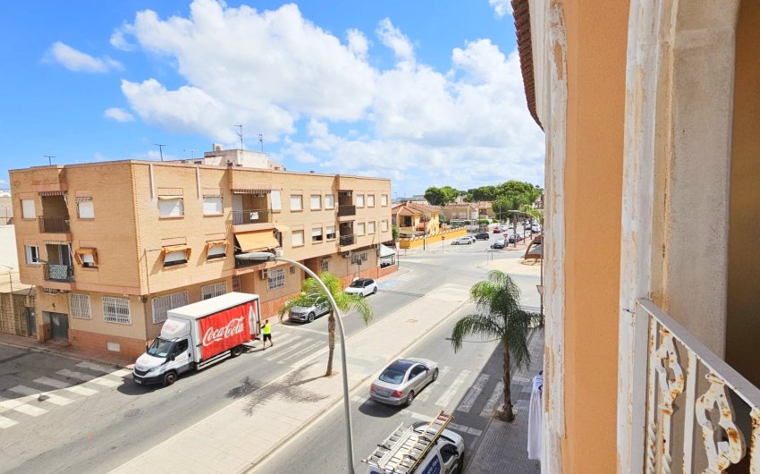 Herverkoop - Herenhuis -
Los Alcazares