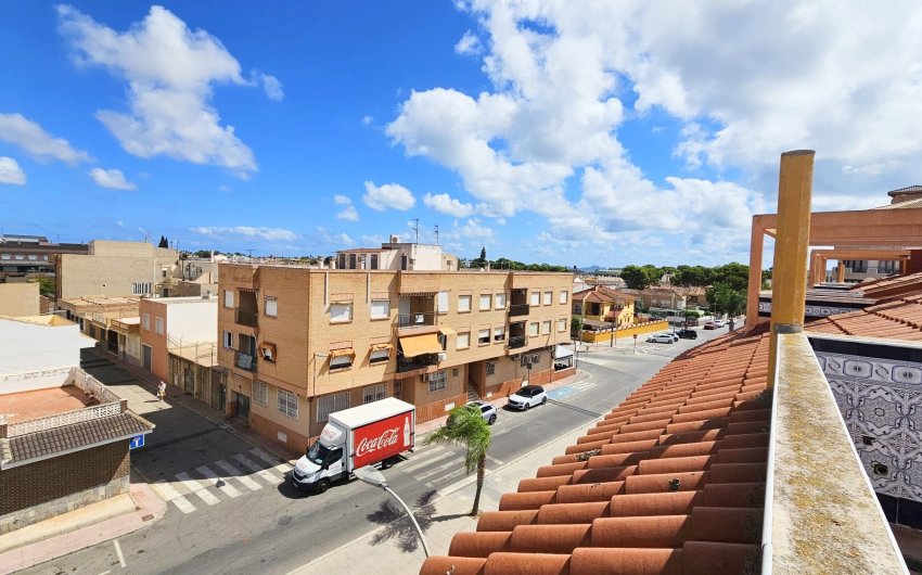 Herverkoop - Herenhuis -
Los Alcazares