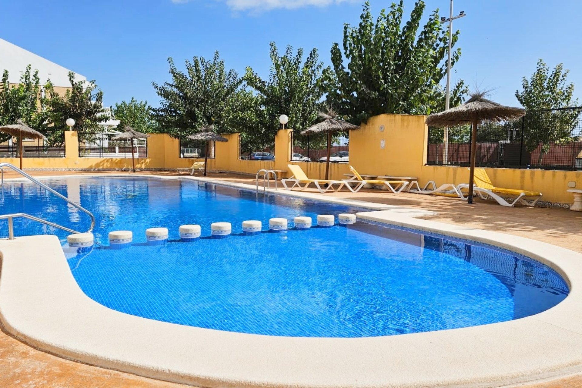 Herverkoop - Herenhuis -
Los Alcazares