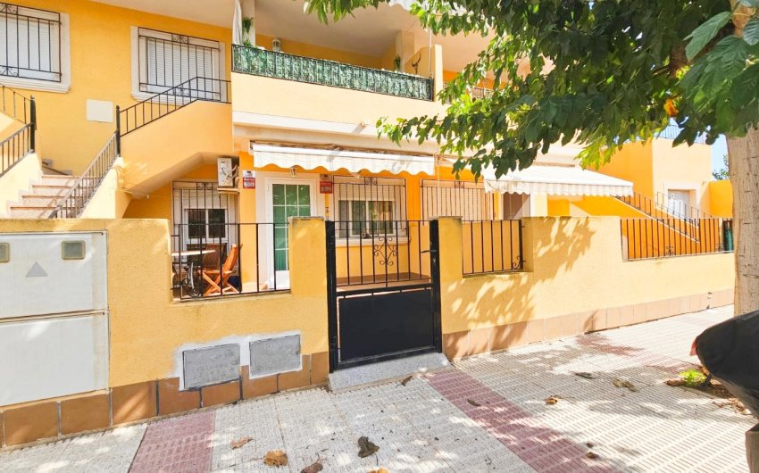 Herverkoop - Herenhuis -
Los Alcazares