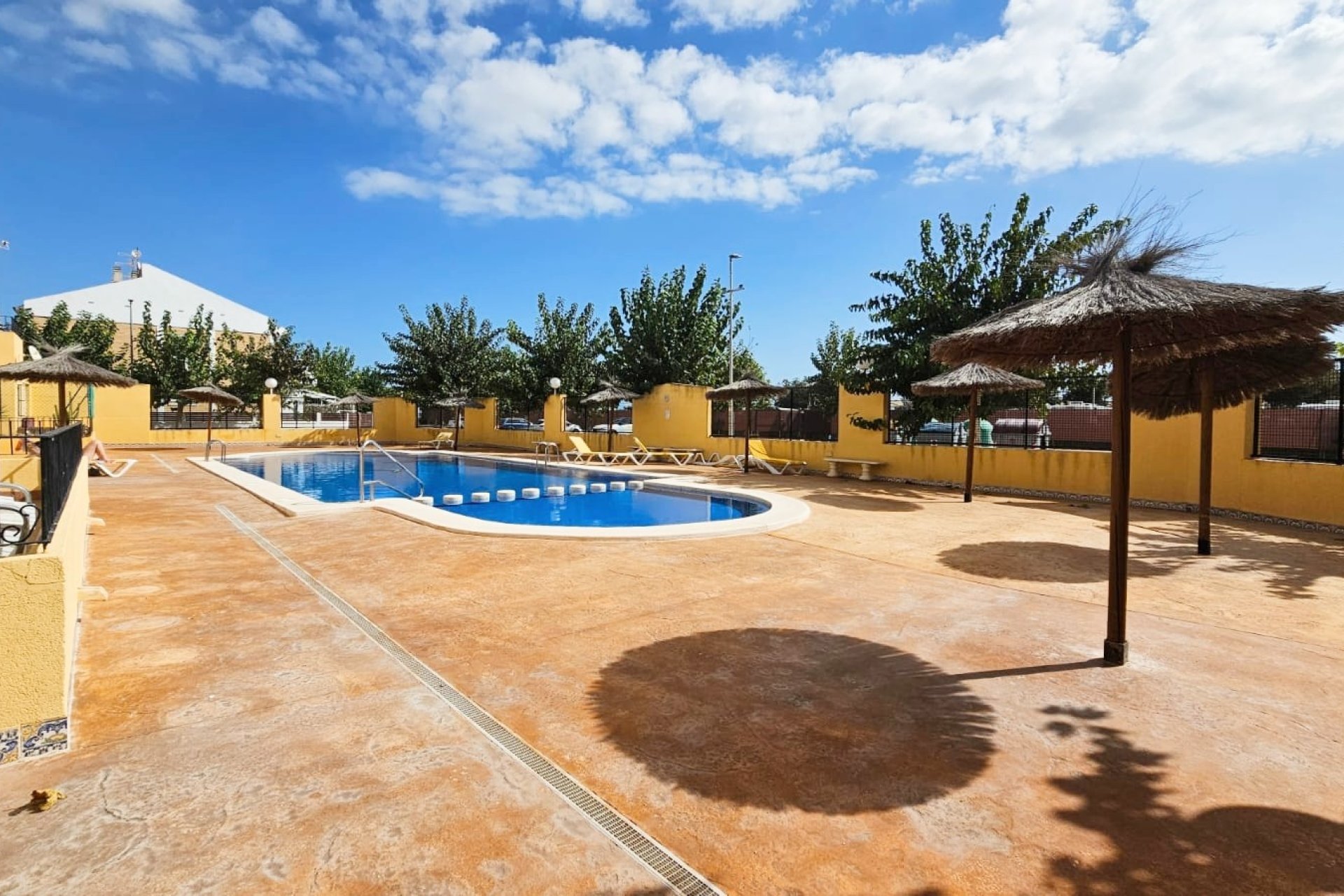 Herverkoop - Herenhuis -
Los Alcazares