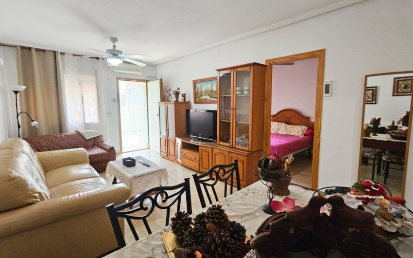 Herverkoop - Herenhuis -
Los Alcazares