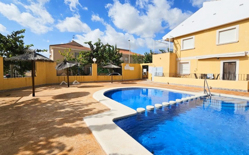 Herverkoop - Herenhuis -
Los Alcazares