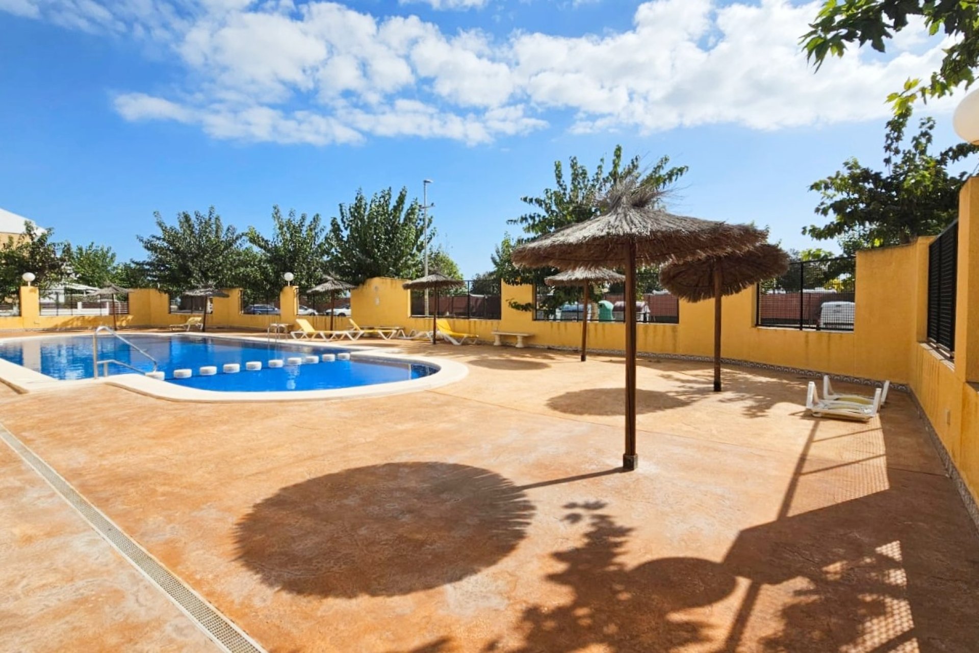 Herverkoop - Herenhuis -
Los Alcazares