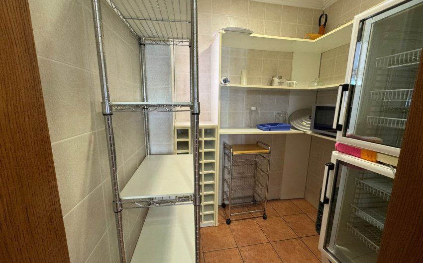 Herverkoop - Herenhuis -
Los Montesinos