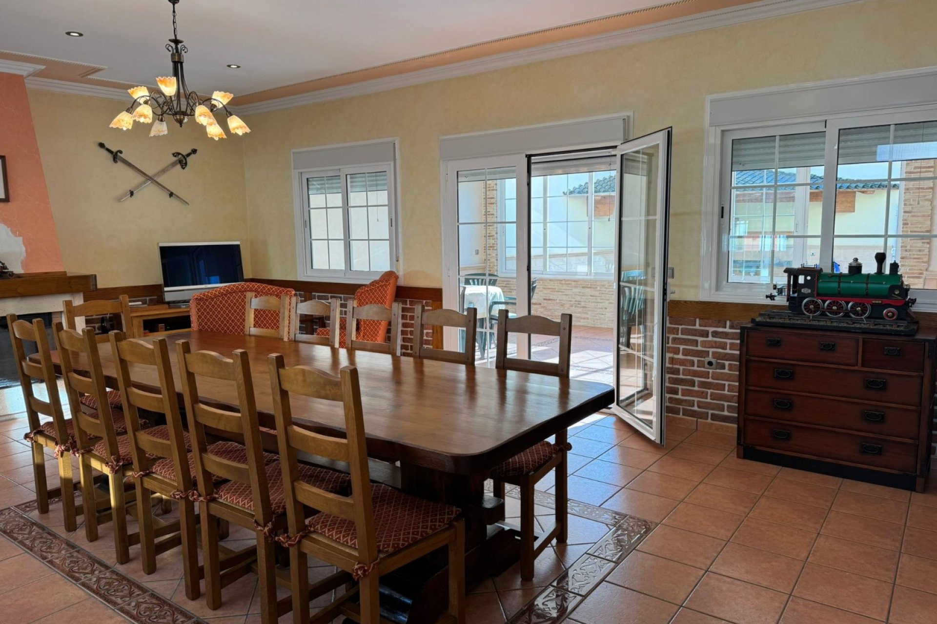 Herverkoop - Herenhuis -
Los Montesinos