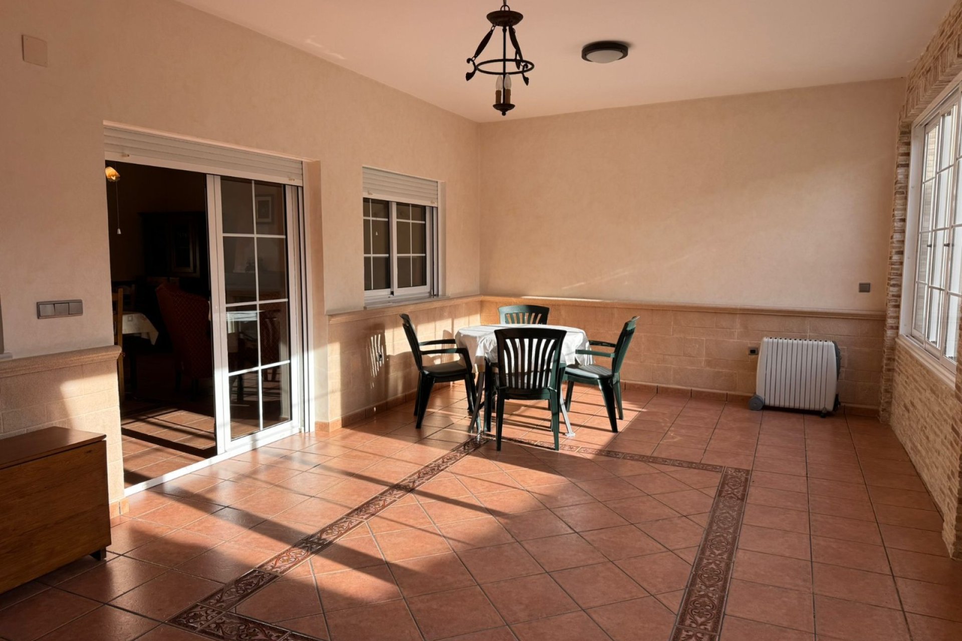 Herverkoop - Herenhuis -
Los Montesinos