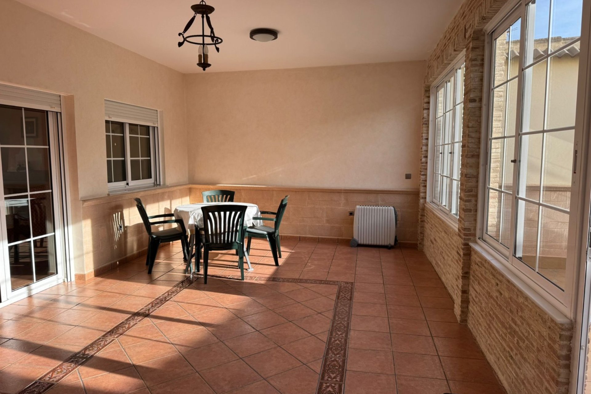 Herverkoop - Herenhuis -
Los Montesinos