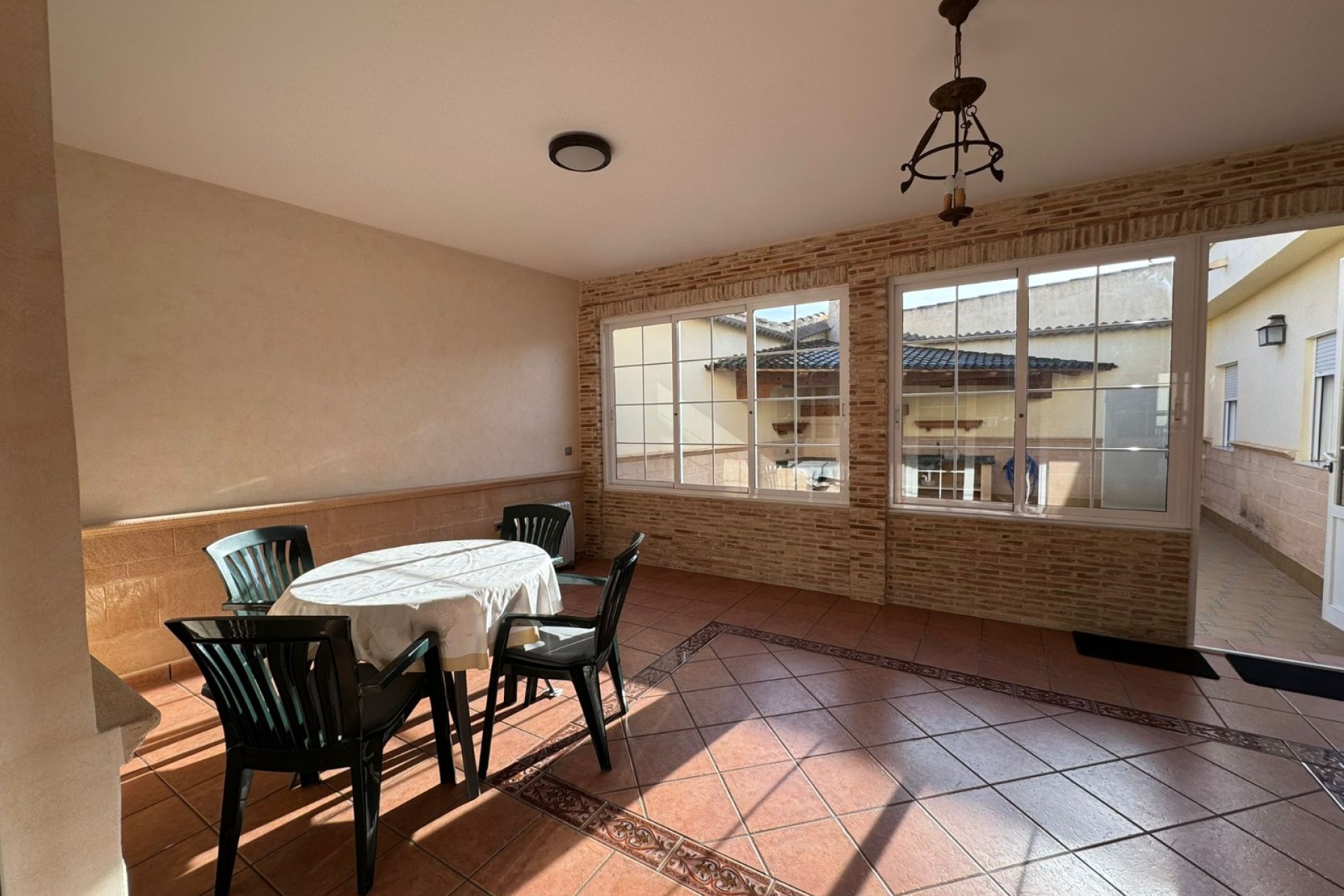 Herverkoop - Herenhuis -
Los Montesinos