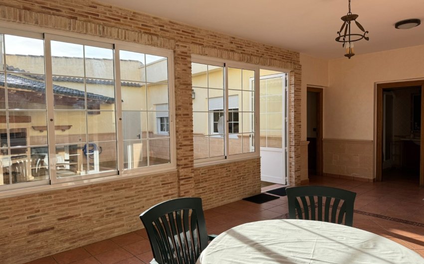 Herverkoop - Herenhuis -
Los Montesinos