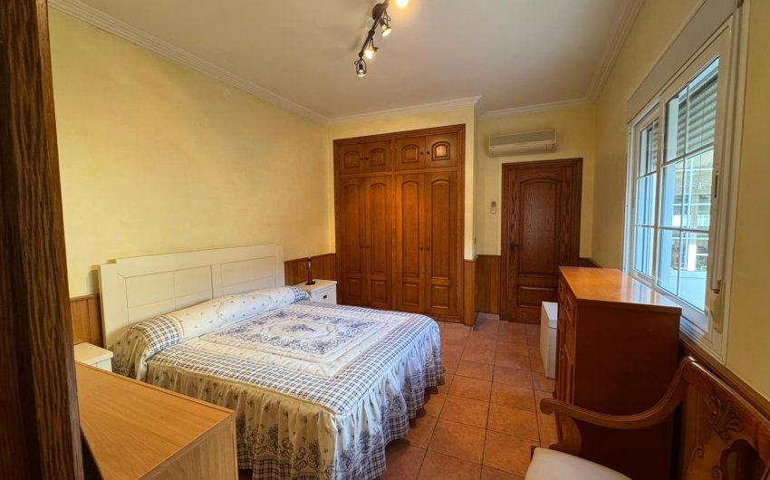 Herverkoop - Herenhuis -
Los Montesinos