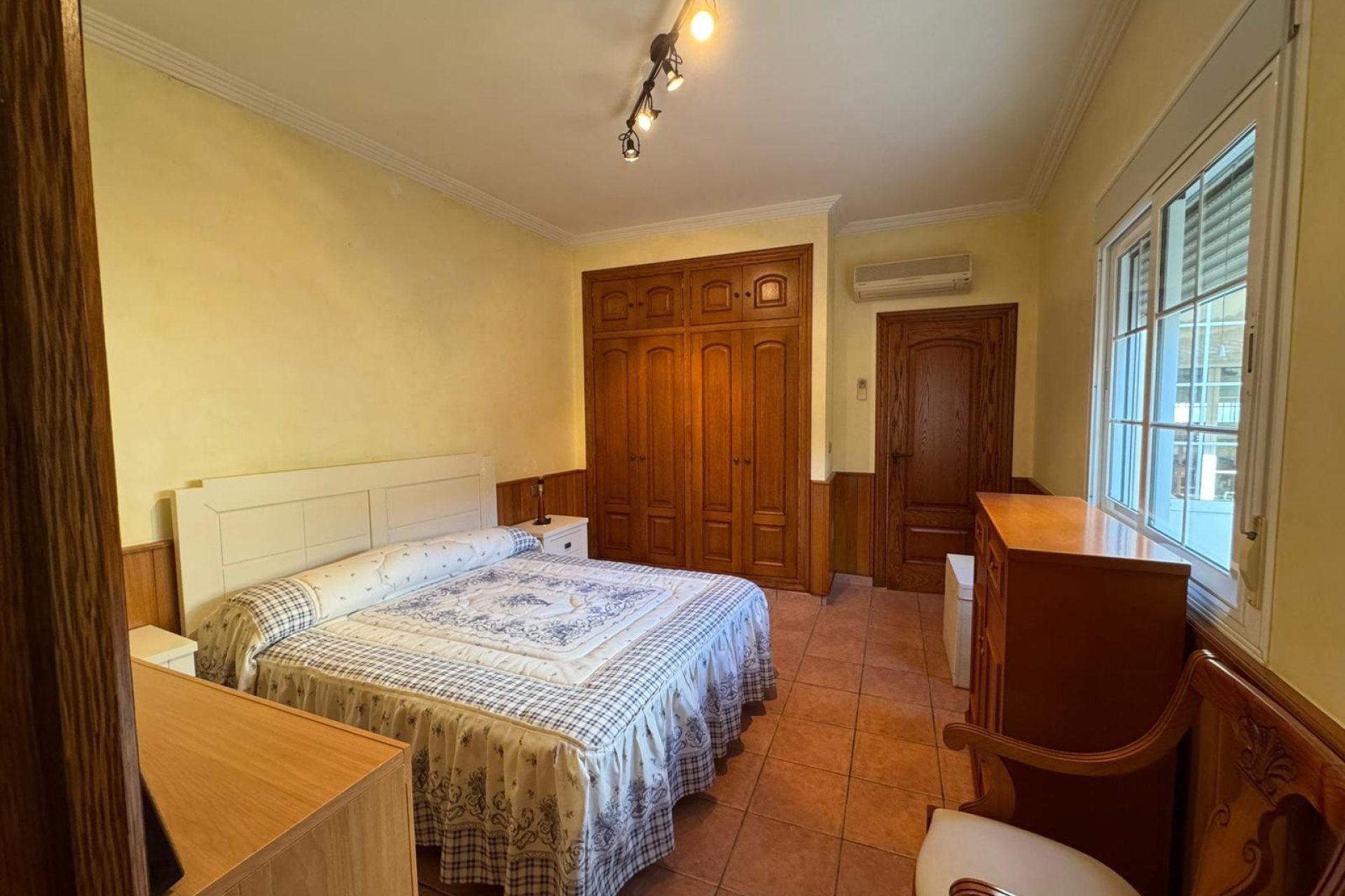 Herverkoop - Herenhuis -
Los Montesinos