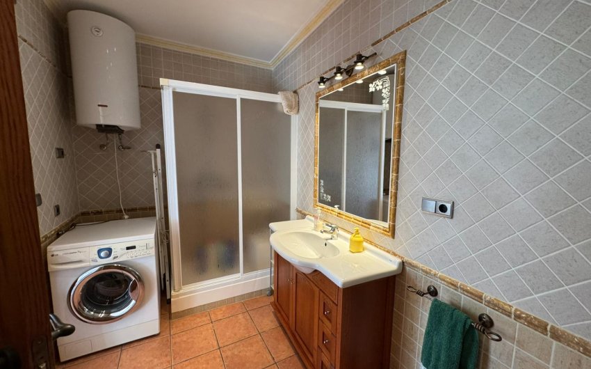 Herverkoop - Herenhuis -
Los Montesinos