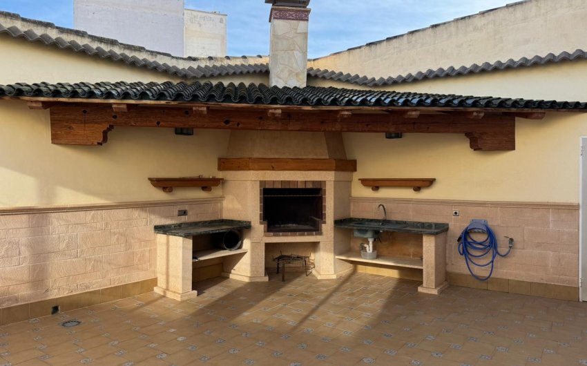 Herverkoop - Herenhuis -
Los Montesinos