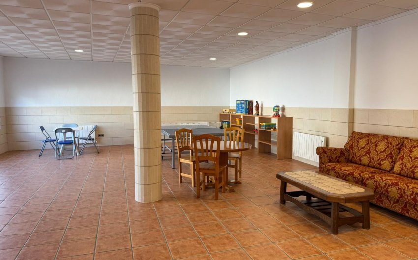 Herverkoop - Herenhuis -
Los Montesinos