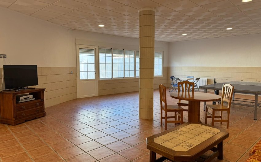 Herverkoop - Herenhuis -
Los Montesinos