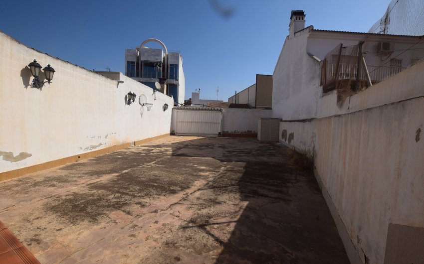 Herverkoop - Herenhuis -
Los Montesinos