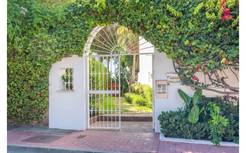 Herverkoop - Herenhuis -
Marbella - Puerto Banús