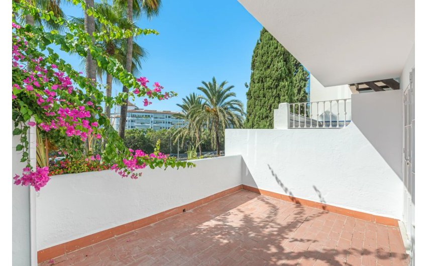 Herverkoop - Herenhuis -
Marbella - Puerto Banús