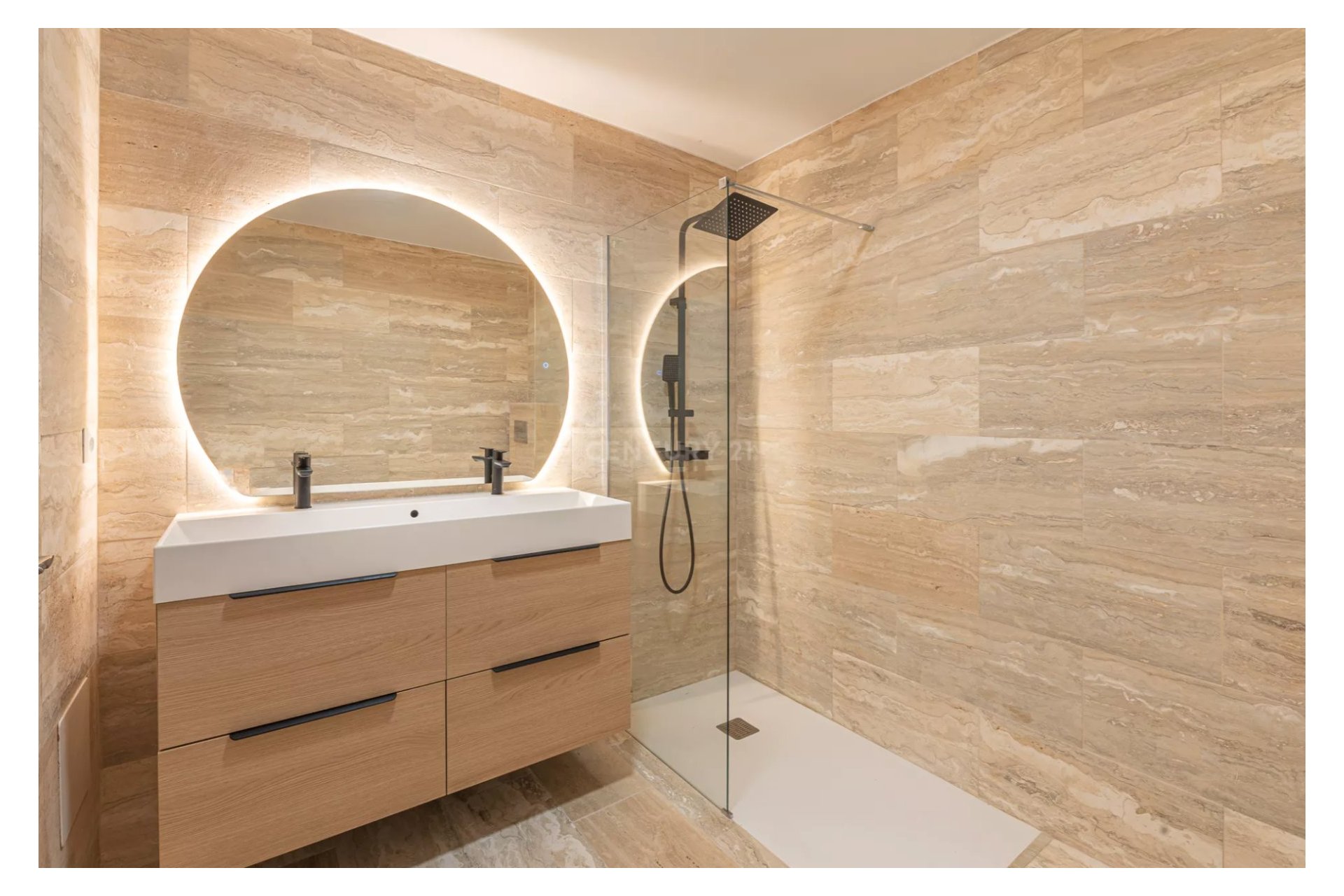 Herverkoop - Herenhuis -
Marbella - Puerto Banús