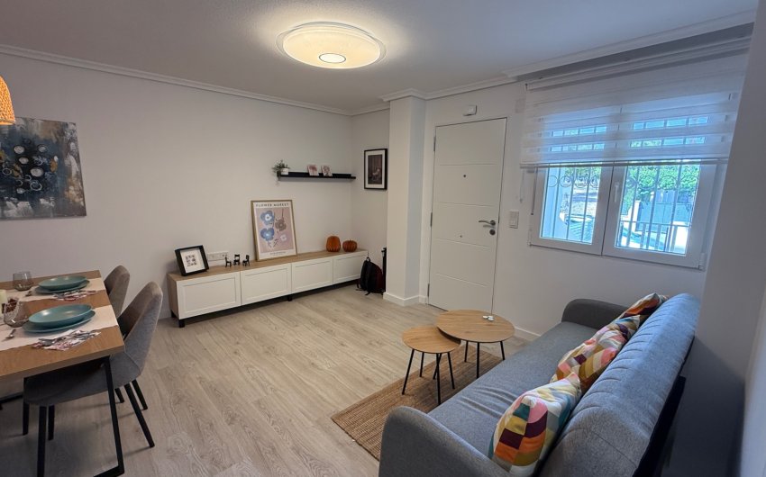 Herverkoop - Herenhuis -
Orihuela Costa - Cabo Roig