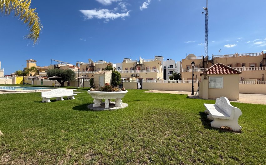 Herverkoop - Herenhuis -
Orihuela Costa - Cabo Roig