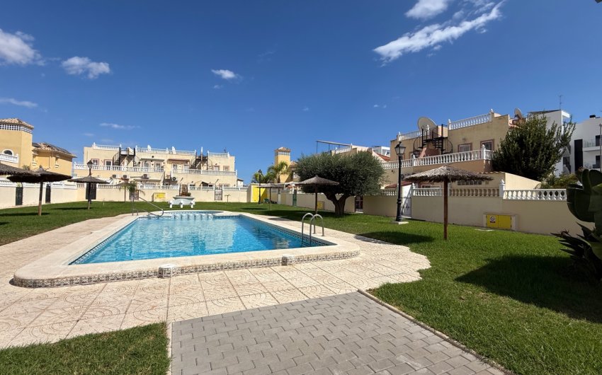 Herverkoop - Herenhuis -
Orihuela Costa - Cabo Roig