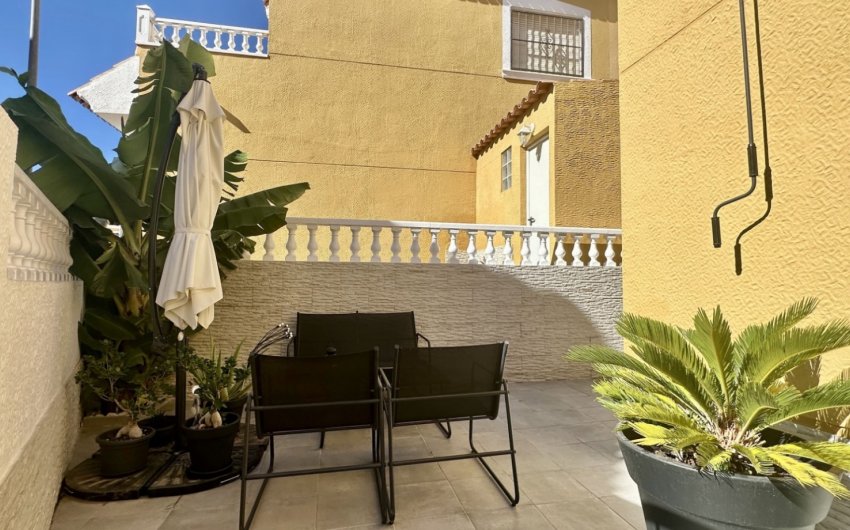 Herverkoop - Herenhuis -
Orihuela Costa - La Florida